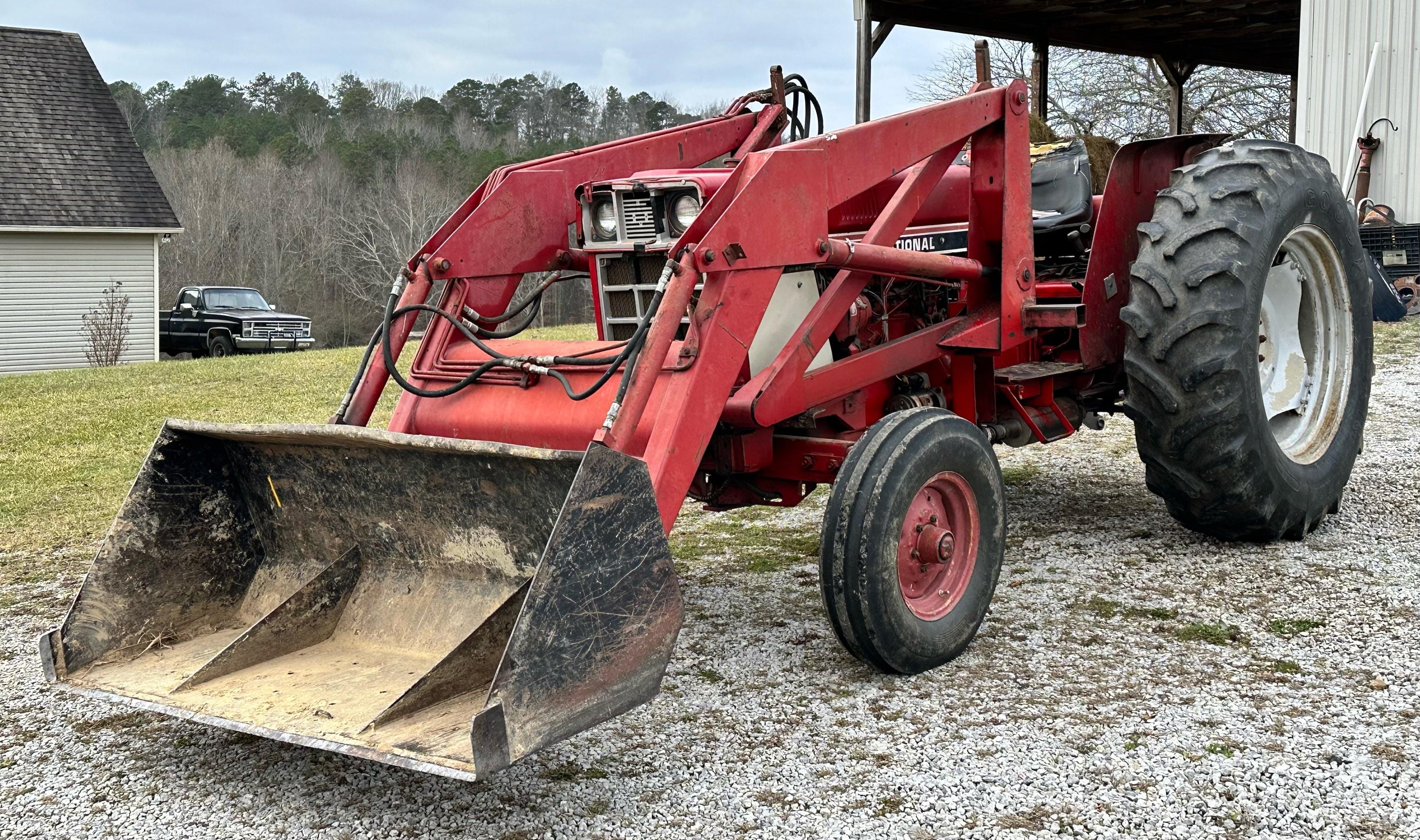 Main image International Harvester 684