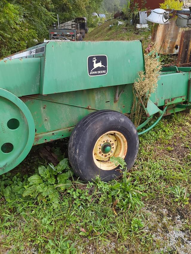 Image of John Deere 328 equipment image 4