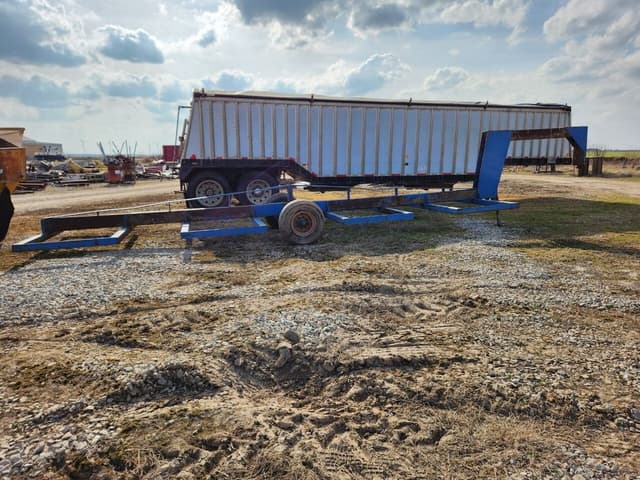Image of Undetermined Bale Trailer equipment image 4