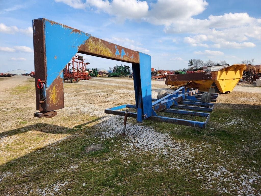 Undetermined Bale Trailer Equipment Image0