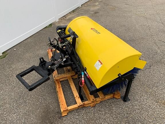 Image of Kanlan Sweeper 60/60" V-Blade equipment image 4