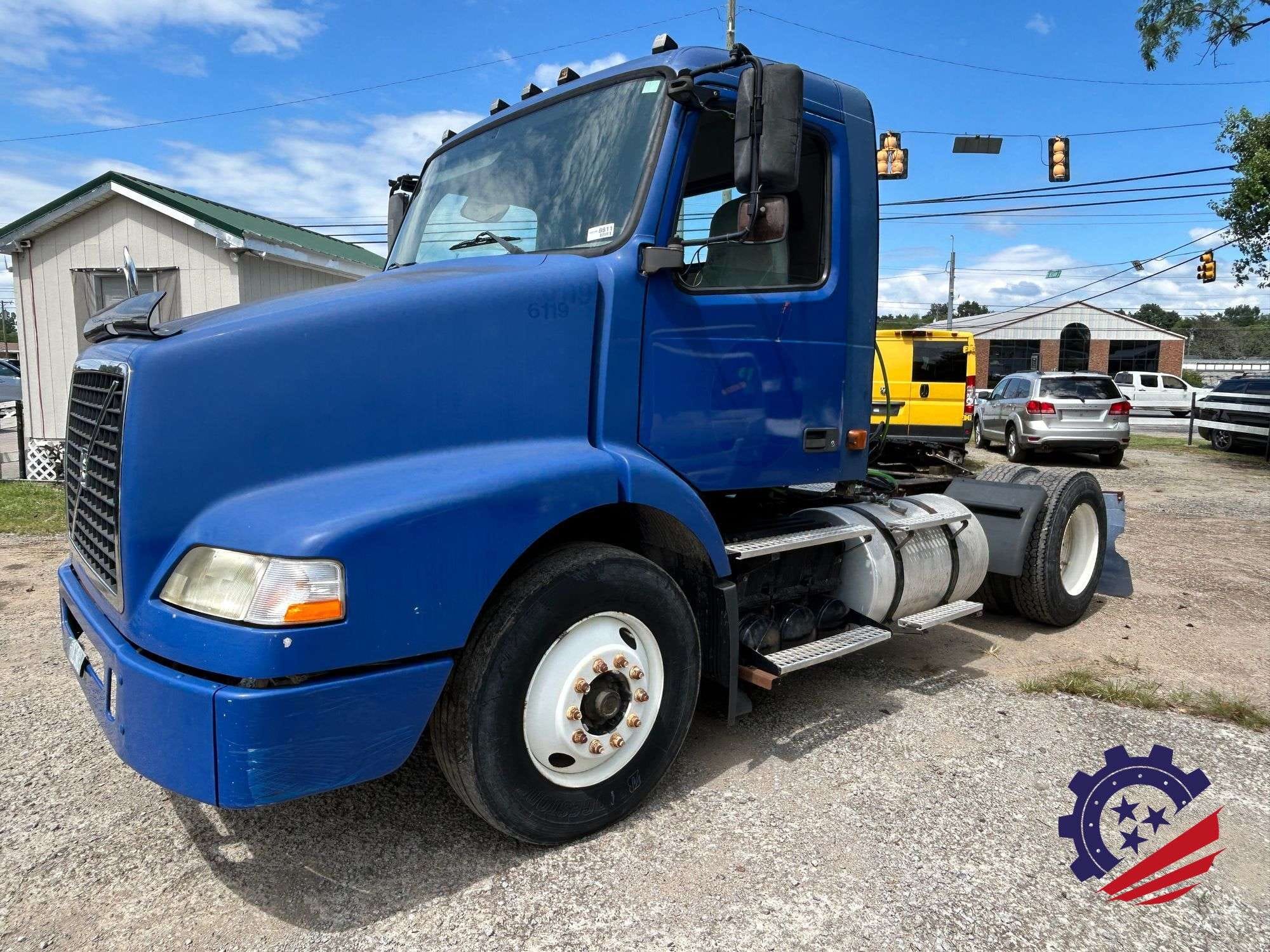 2006 Volvo VNM42 Equipment Image0