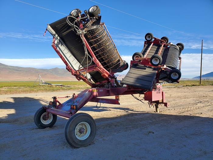 Oxbo 1416 Equipment Image0