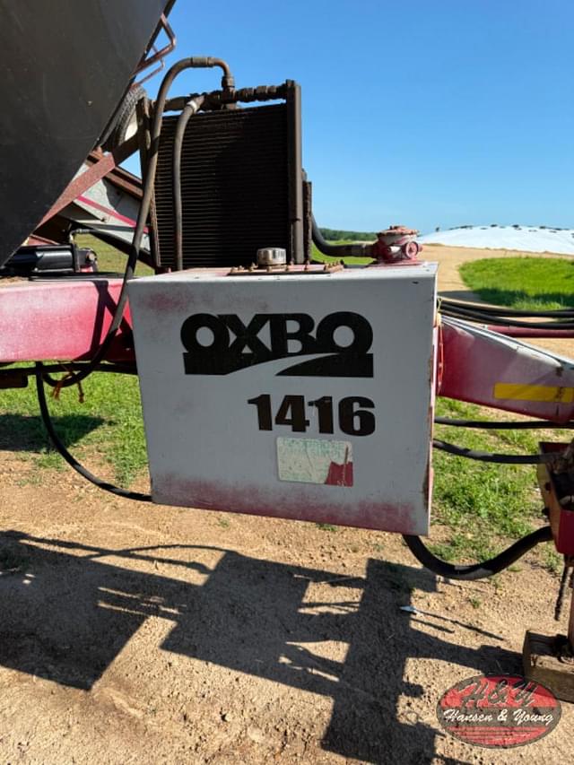 Image of Oxbo 1416 equipment image 4