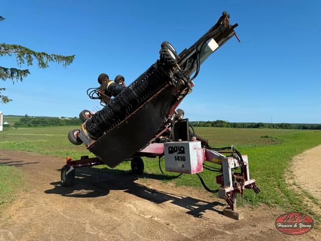 Image of Oxbo 1416 equipment image 2