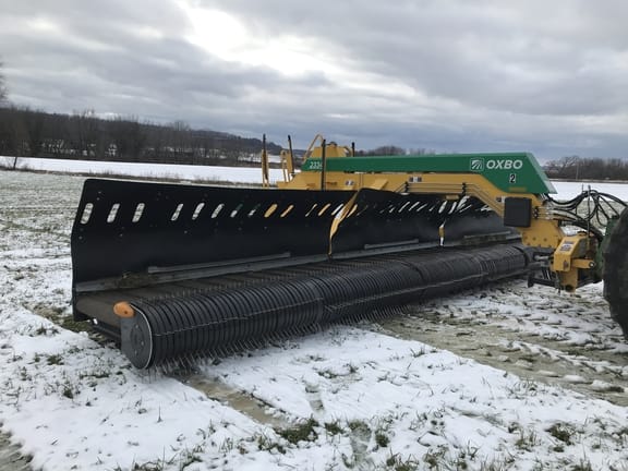 Oxbo 2334 Equipment Image0