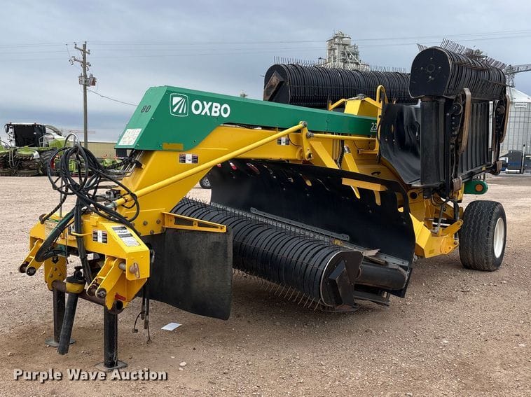 Oxbo 2334 Equipment Image0