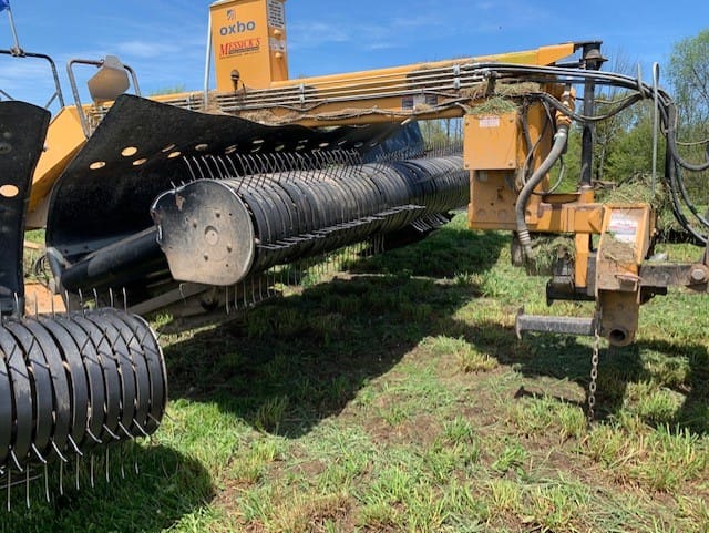 Oxbo 334 Equipment Image0