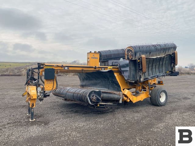 Image of Oxbo 334 equipment image 1