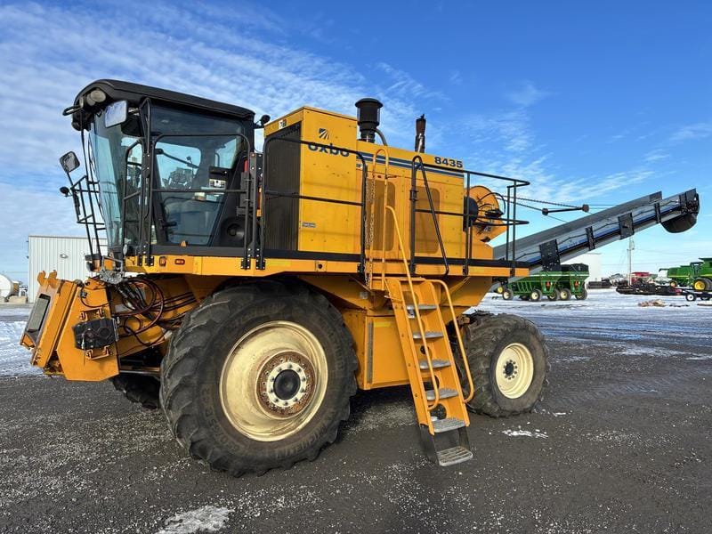 Oxbo 8435 Equipment Image0