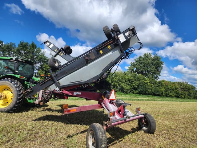 Image of Oxbo 1416 equipment image 3