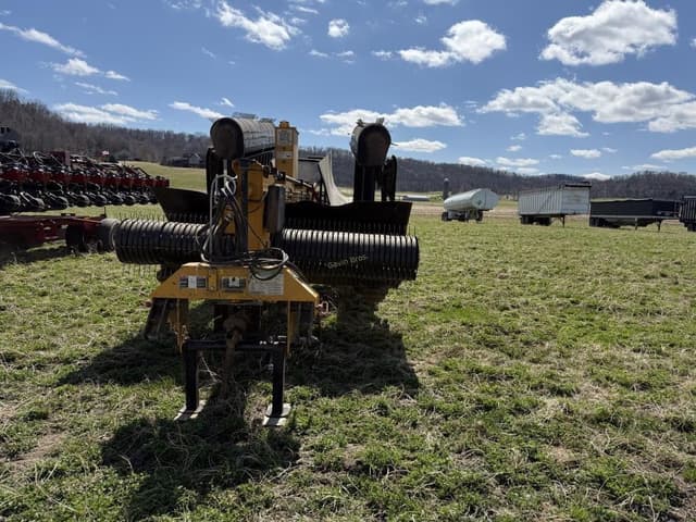 Image of Oxbo 330 equipment image 1