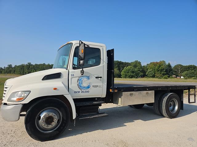 Image of Freightliner Cascadia equipment image 2