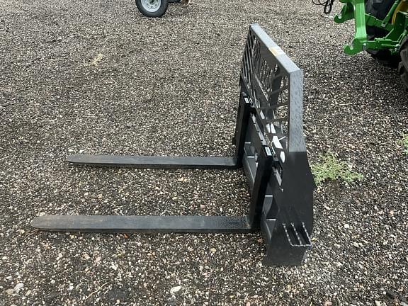 Image of Paladin Pallet Forks equipment image 1