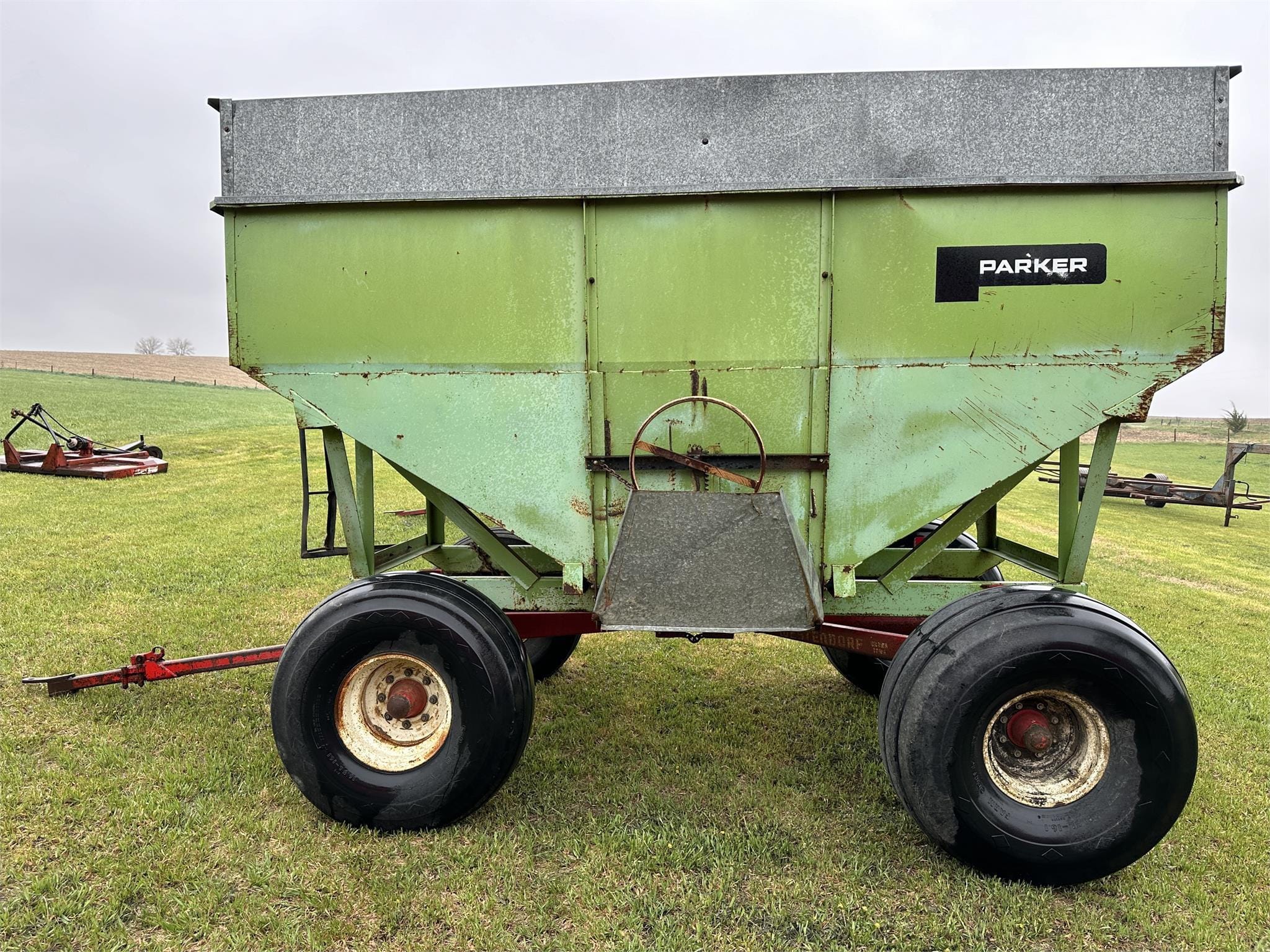 Main image Parker 250