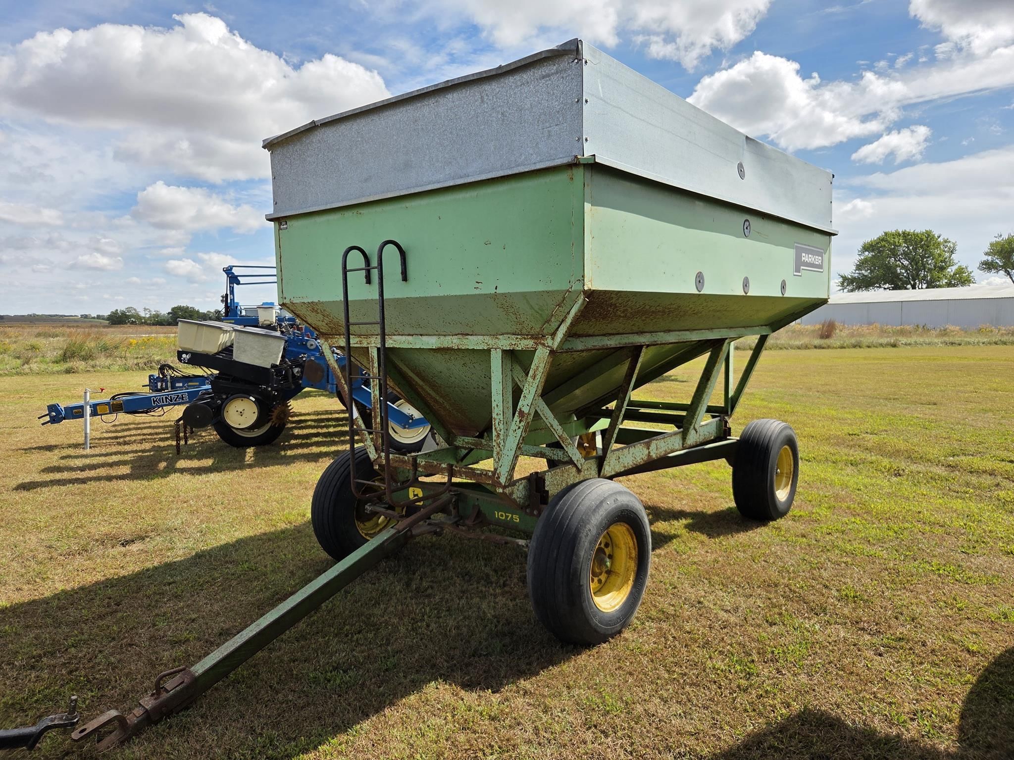 Parker 2600 Equipment Image0