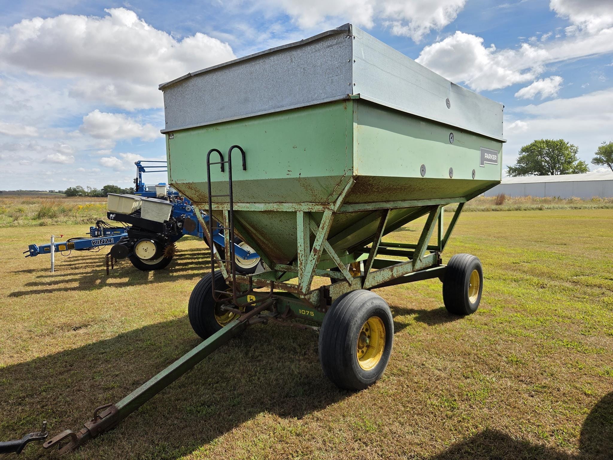 Parker 2600 Equipment Image0