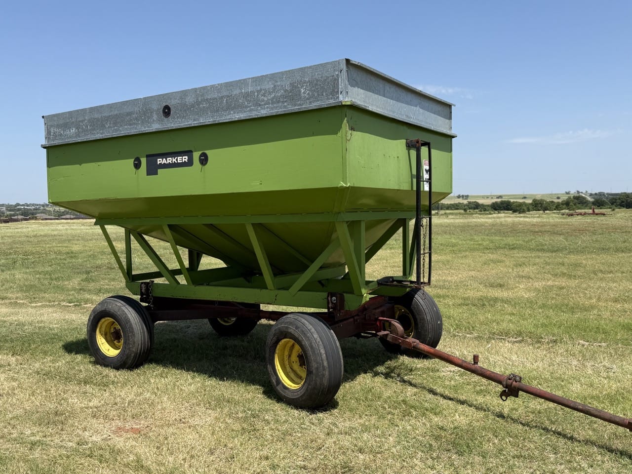 Parker 2600 Equipment Image0