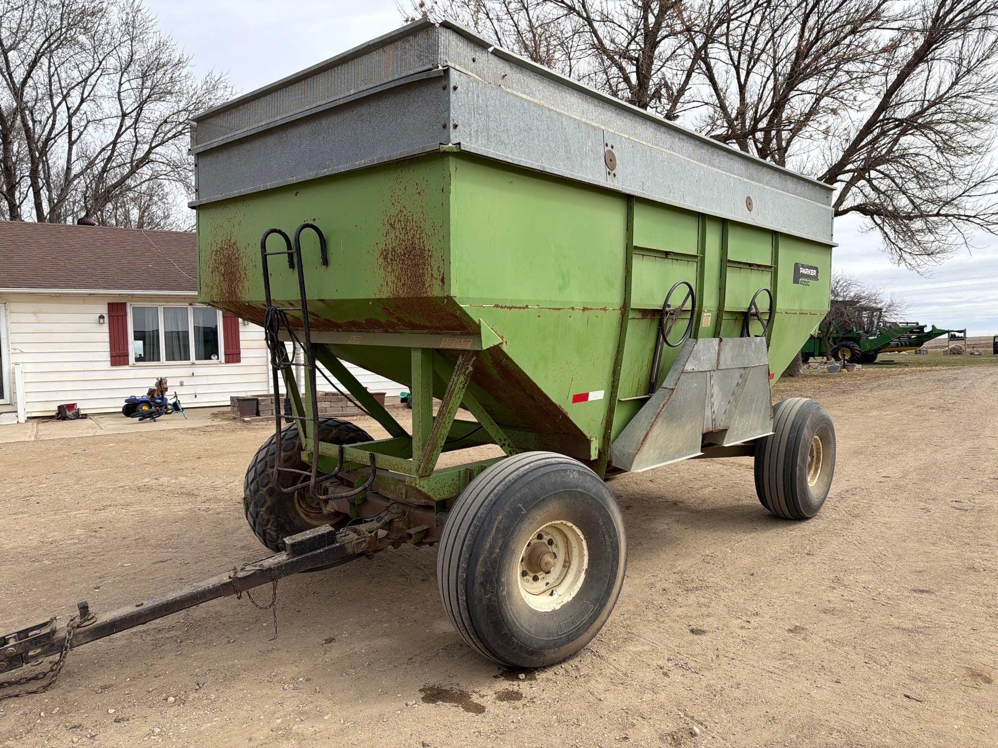 Parker 4000 Equipment Image0