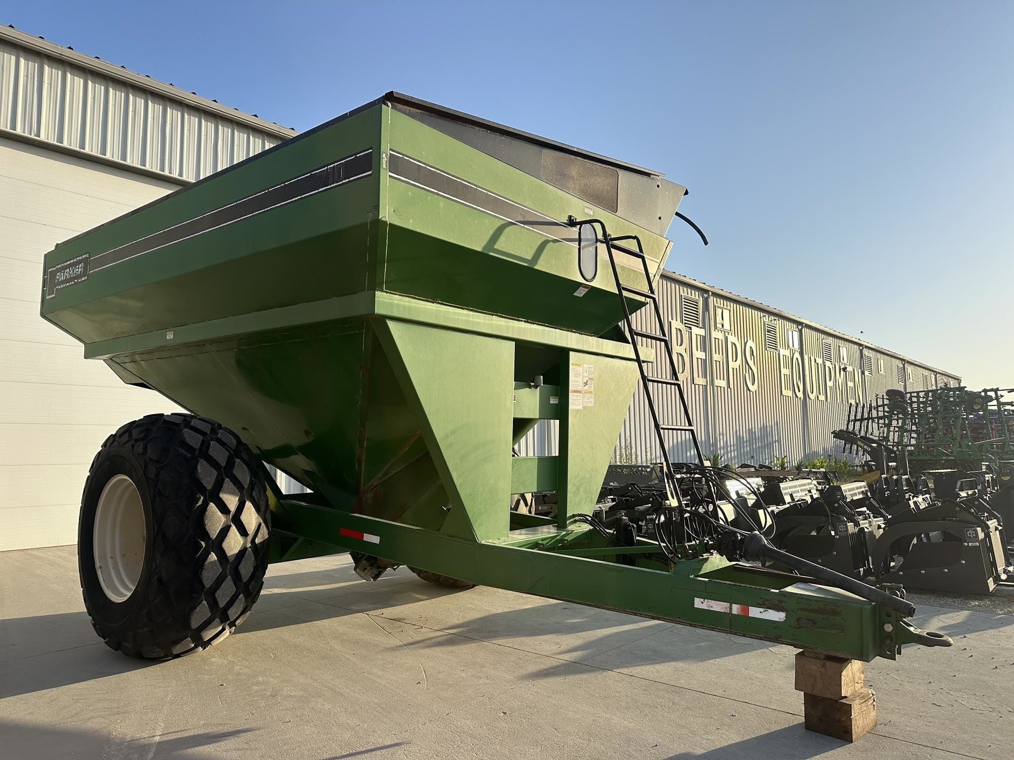 Parker 710 Equipment Image0