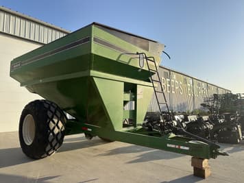 Main image Parker 710