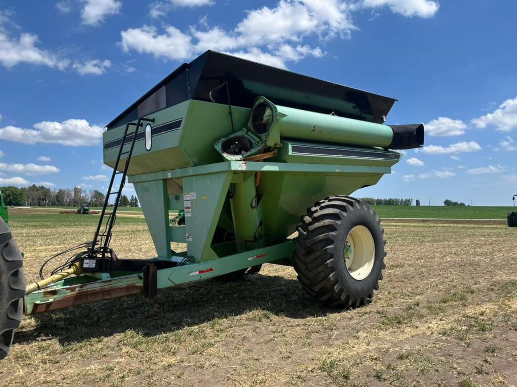Parker 710 Equipment Image0