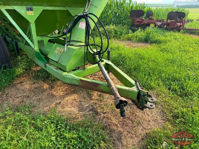Image of Parker Grain Buggy equipment image 2