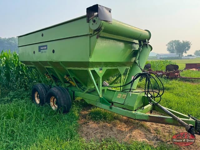 Image of Parker Grain Buggy equipment image 1
