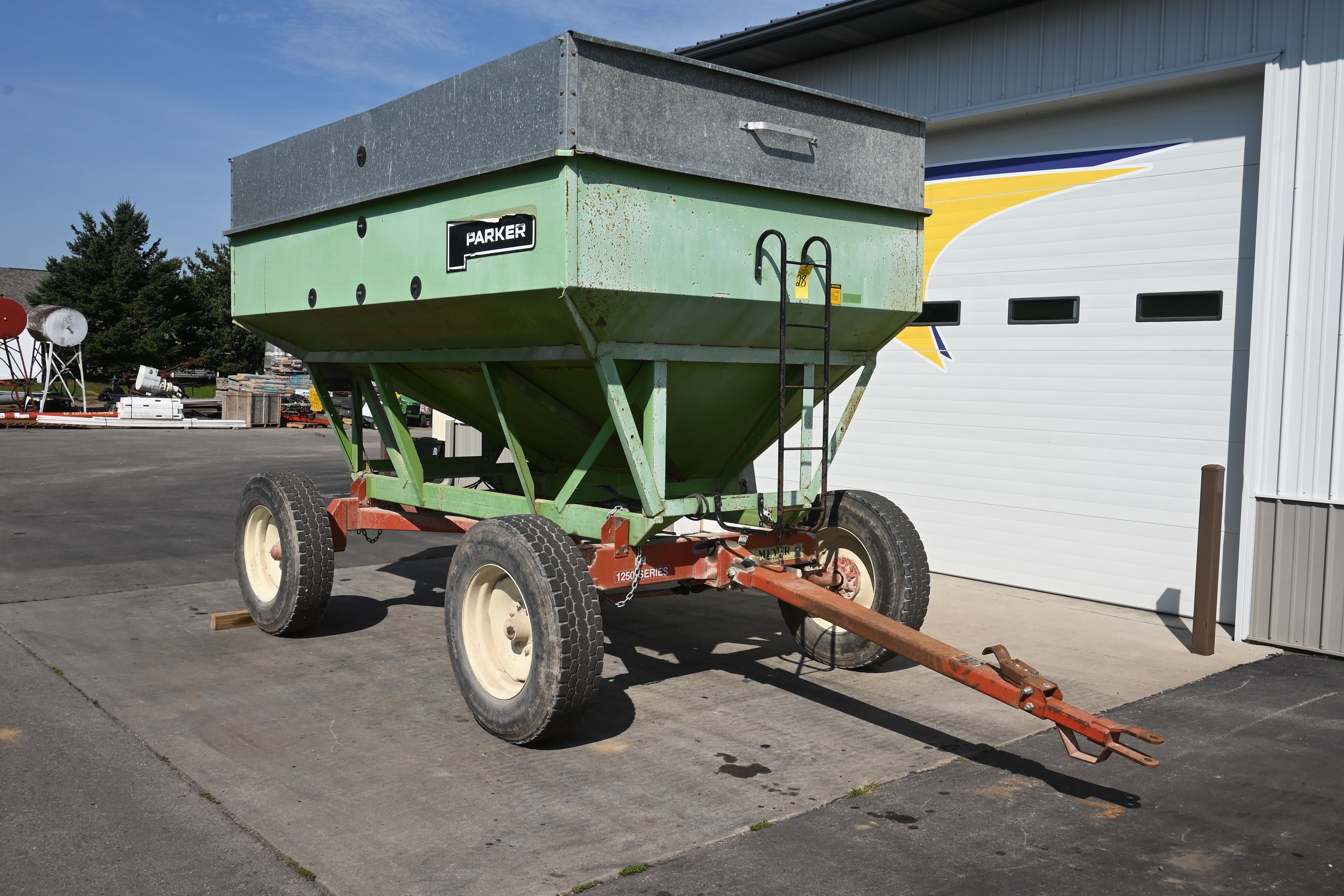 Parker 2600 Equipment Image0