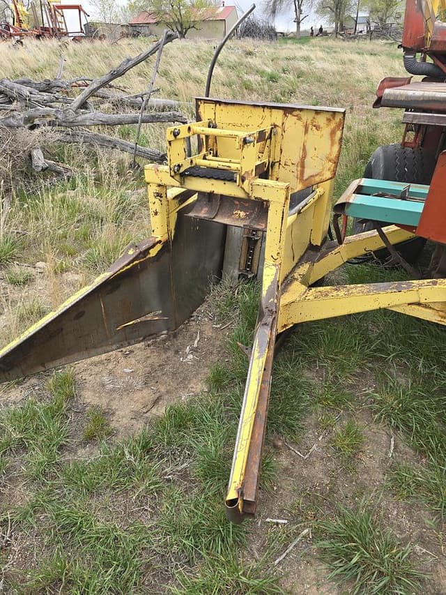 Image of New Holland 1068 equipment image 3