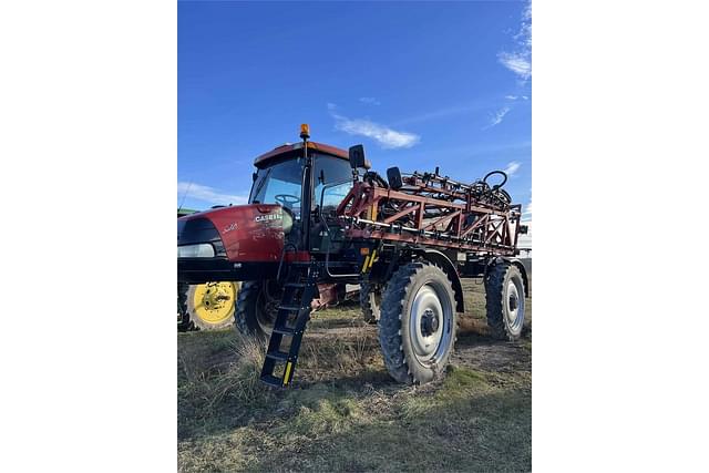 Image of Case IH Patriot 3340 equipment image 2