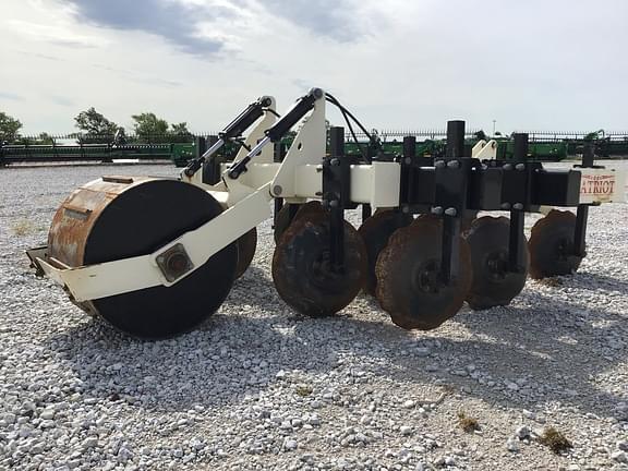 Image of Patriot Pivot Track Closer equipment image 2