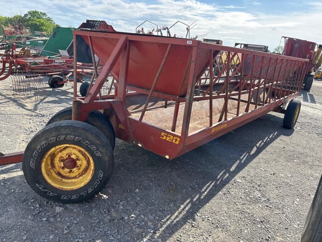 Image of Pequea 520 equipment image 2