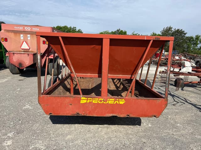 Image of Pequea 520 equipment image 4