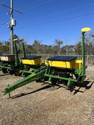 Image of John Deere 7000 equipment image 2