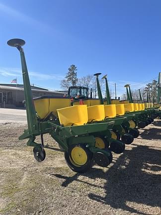 Image of John Deere 7000 equipment image 4