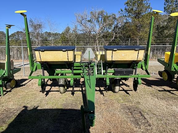 Image of John Deere 7000 equipment image 1