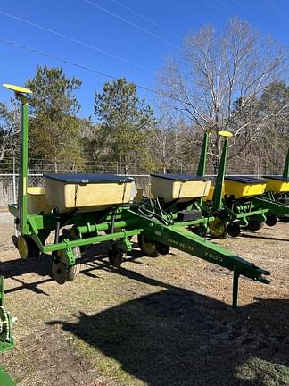 Image of John Deere 7000 Primary image