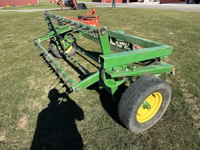 Image of Pequea 710 equipment image 2