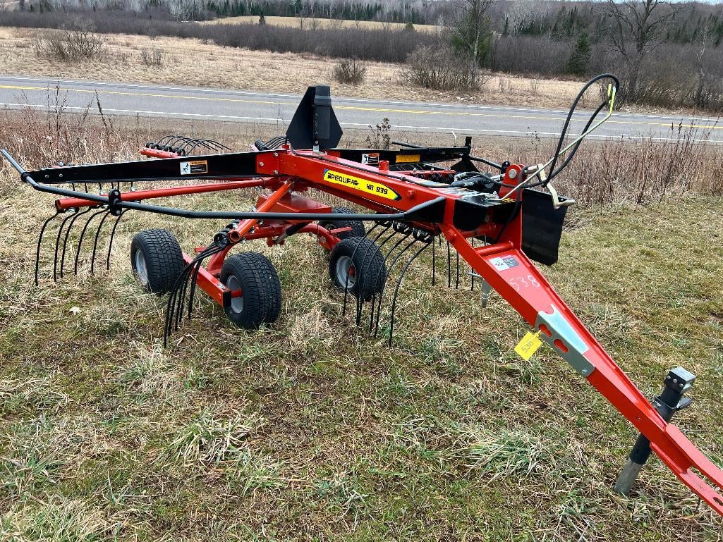 SOLD - Pequea HR939 Lot No. 25 Hay and Forage | Tractor Zoom