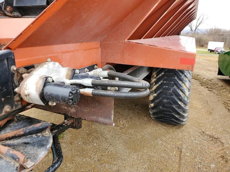 Pequea SP550 Manure Handling Poultry Litter Equipment for Sale