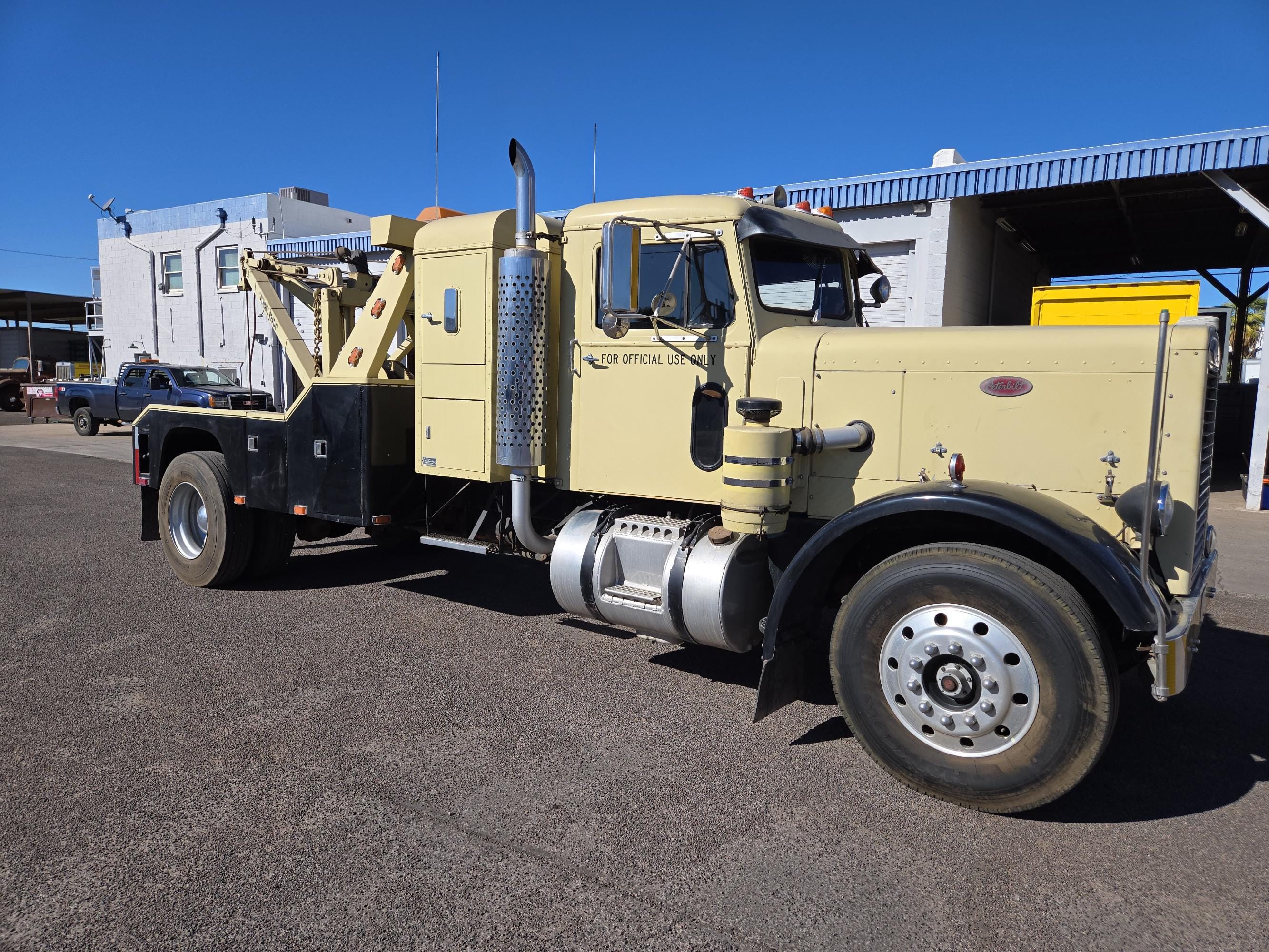 Main image Peterbilt 281