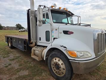 Main image Peterbilt 335