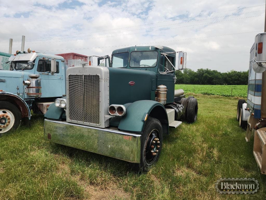 Main image Peterbilt 351