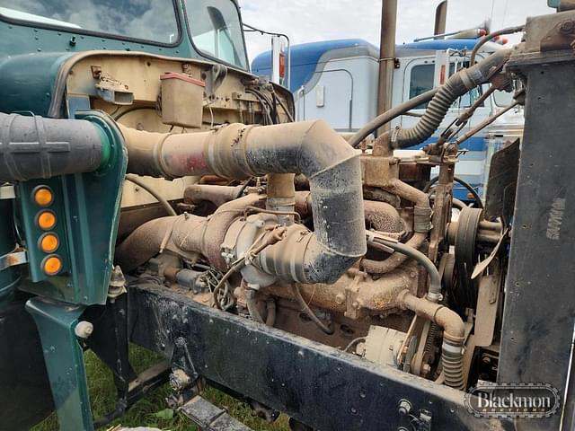 Image of Peterbilt 351 equipment image 2