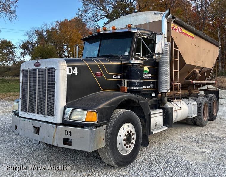 Image of Peterbilt 377 Primary image