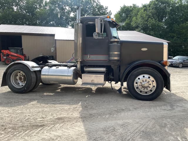 Image of Peterbilt 379 equipment image 3