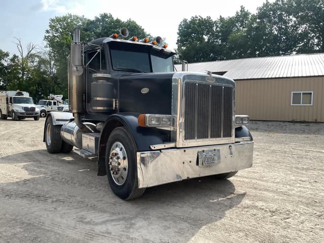 Image of Peterbilt 379 equipment image 2