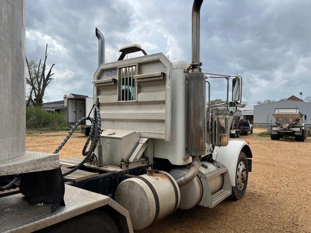 Image of Peterbilt 379 equipment image 3