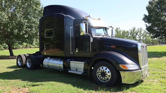 Image of Peterbilt 386 equipment image 3